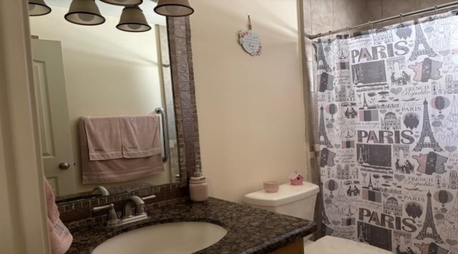 114 Sun Ray Lp, LAREDO, Texas 78041-6413, 3 Bedrooms Bedrooms, 6 Rooms Rooms,2 BathroomsBathrooms,Residential,For Sale,114 Sun Ray Lp,20254147