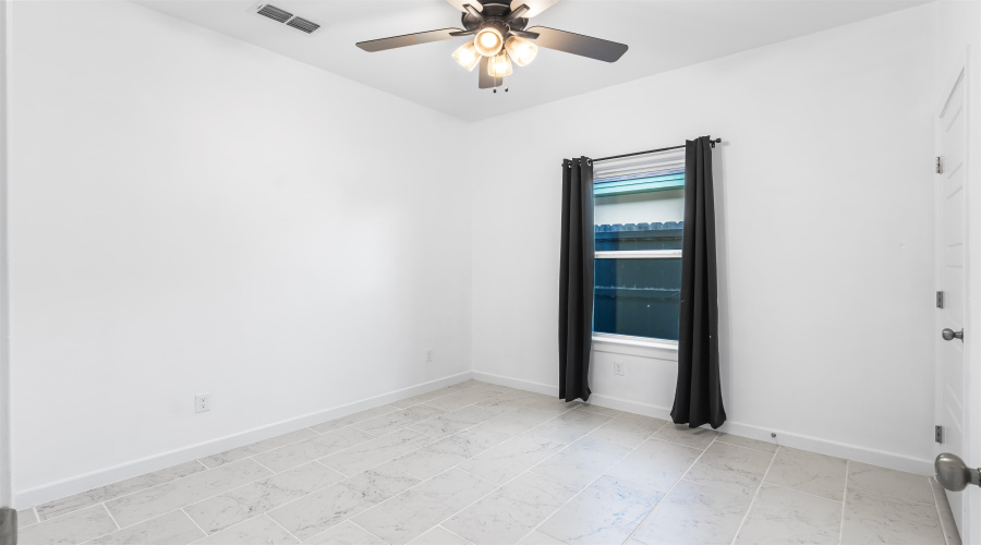 905 Rotonda Ln., Laredo, Texas 78046-5263, 4 Bedrooms Bedrooms, 5 Rooms Rooms,2 BathroomsBathrooms,Residential,For Rent,905 Rotonda Ln.,20254148