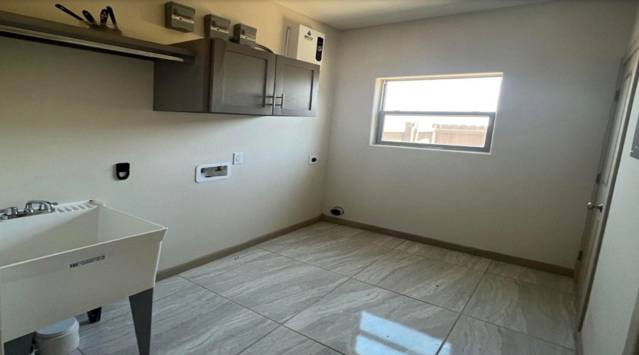 4101 Blue Quail Rd, Laredo, Texas 78045, 3 Bedrooms Bedrooms, 5 Rooms Rooms,2 BathroomsBathrooms,Residential,For Rent,4101 Blue Quail Rd,20254153