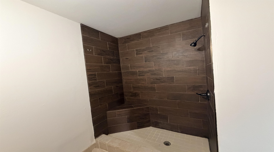 699 Banyan Ct W, Laredo, Texas 78041, 3 Bedrooms Bedrooms, 5 Rooms Rooms,1 BathroomBathrooms,Residential,For Sale,699 Banyan Ct W,20254155