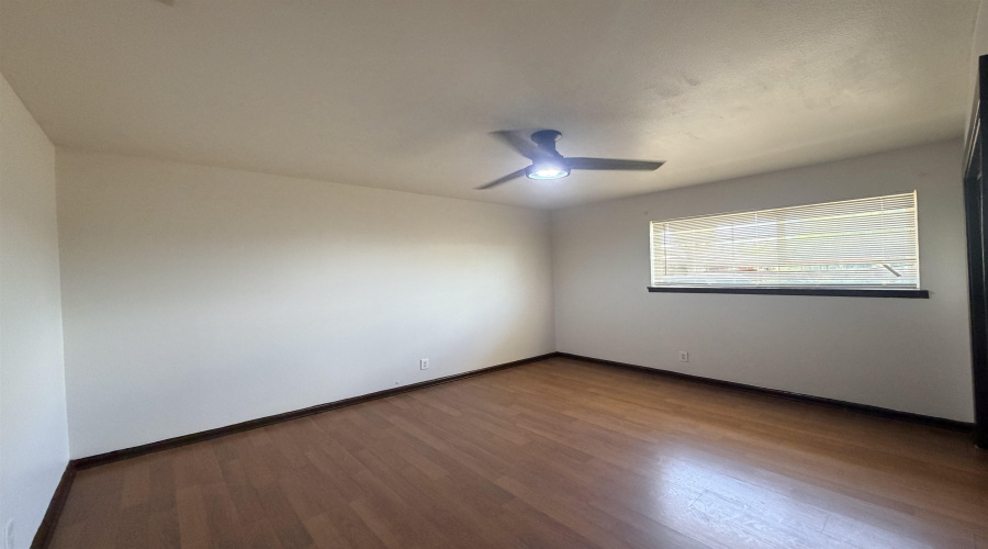699 Banyan Ct W, Laredo, Texas 78041, 3 Bedrooms Bedrooms, 5 Rooms Rooms,1 BathroomBathrooms,Residential,For Sale,699 Banyan Ct W,20254155