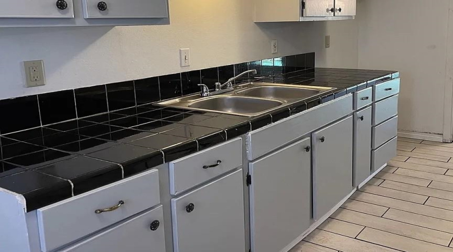 699 Banyan Ct W, Laredo, Texas 78041, 3 Bedrooms Bedrooms, 5 Rooms Rooms,1 BathroomBathrooms,Residential,For Sale,699 Banyan Ct W,20254155