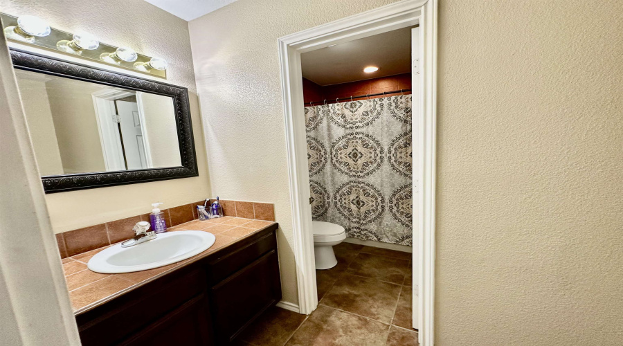 1911 Dorado Dr, Laredo, Texas 78046, 3 Bedrooms Bedrooms, 5 Rooms Rooms,2 BathroomsBathrooms,Residential,For Sale,1911 Dorado Dr,20254162