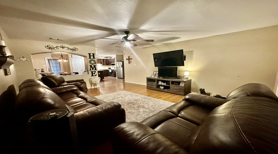 1911 Dorado Dr, Laredo, Texas 78046, 3 Bedrooms Bedrooms, 5 Rooms Rooms,2 BathroomsBathrooms,Residential,For Sale,1911 Dorado Dr,20254162