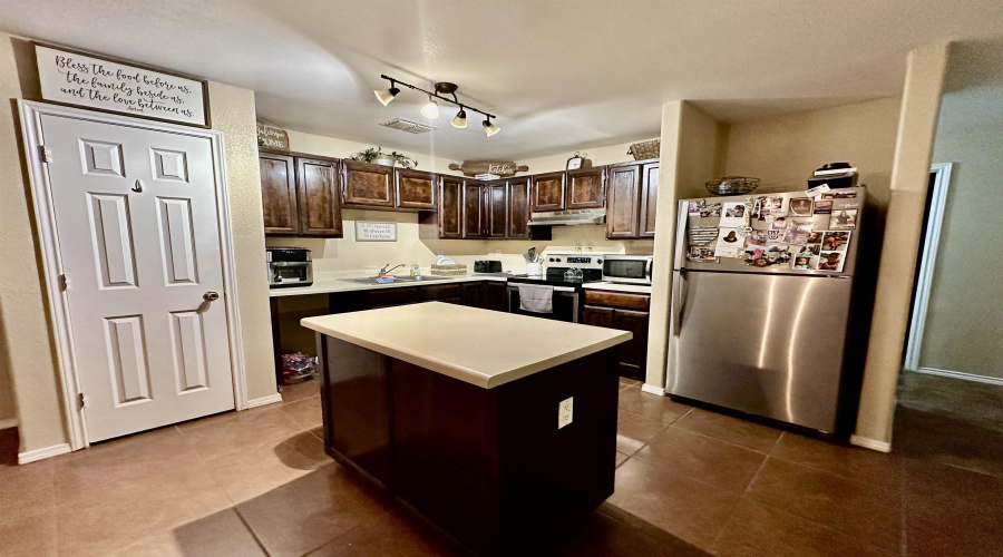 1911 Dorado Dr, Laredo, Texas 78046, 3 Bedrooms Bedrooms, 5 Rooms Rooms,2 BathroomsBathrooms,Residential,For Sale,1911 Dorado Dr,20254162