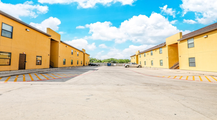 2119 Ejido Ave, Laredo, Texas 78046, 2 Bedrooms Bedrooms, 3 Rooms Rooms,1 BathroomBathrooms,Residential,For Rent,2119 Ejido Ave,20254169