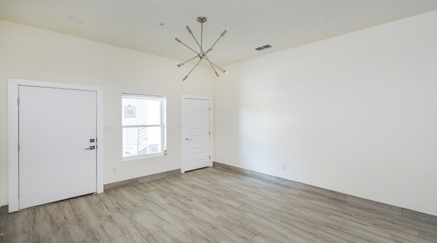 9109 McPherson Rd, LAREDO, Texas 78045, 1 Bedroom Bedrooms, 3 Rooms Rooms,1 BathroomBathrooms,Residential,For Rent,9109 McPherson Rd,20254179