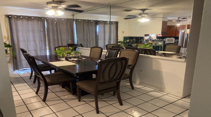 420 E Del Mar Blvd, Laredo, Texas 78041, 3 Bedrooms Bedrooms, 6 Rooms Rooms,3 BathroomsBathrooms,Residential,For Sale,420 E Del Mar Blvd,20254186
