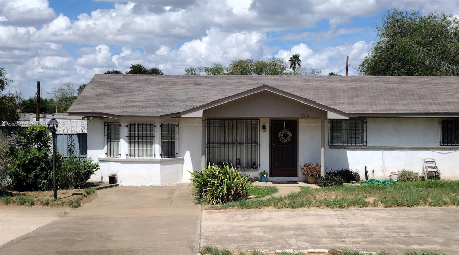 420 E Del Mar Blvd, Laredo, Texas 78041, 3 Bedrooms Bedrooms, 6 Rooms Rooms,3 BathroomsBathrooms,Residential,For Sale,420 E Del Mar Blvd,20254186