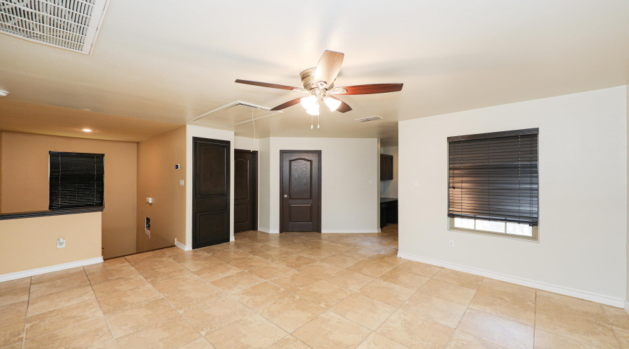 9813 Sandhill Dr, Laredo, Texas 78045, 3 Bedrooms Bedrooms, 5 Rooms Rooms,2 BathroomsBathrooms,Residential,For Rent,9813 Sandhill Dr,20254188