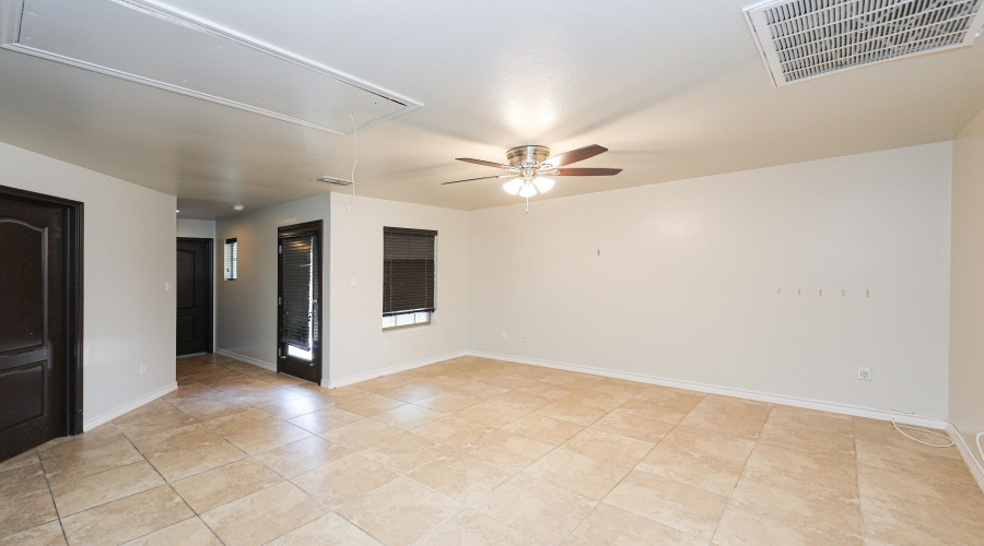 9813 Sandhill Dr, Laredo, Texas 78045, 3 Bedrooms Bedrooms, 5 Rooms Rooms,2 BathroomsBathrooms,Residential,For Rent,9813 Sandhill Dr,20254188