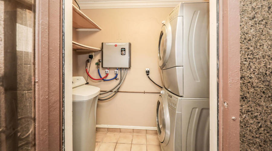 5500 McPherson Rd, Laredo, Texas 78041, 2 Bedrooms Bedrooms, 5 Rooms Rooms,1 BathroomBathrooms,Residential,For Rent,5500 McPherson Rd,20254197