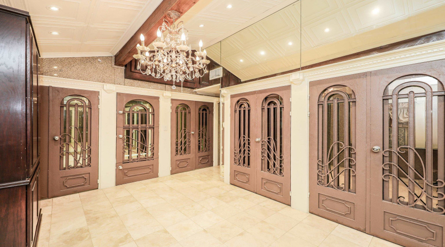 5500 McPherson Rd, Laredo, Texas 78041, 2 Bedrooms Bedrooms, 5 Rooms Rooms,1 BathroomBathrooms,Residential,For Sale,5500 McPherson Rd,20254198