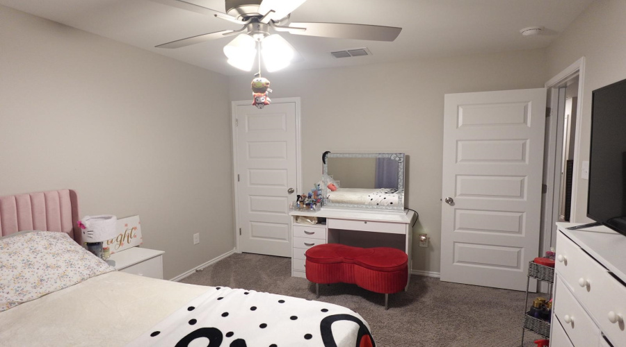 4214 Helena Dr., Laredo, Texas 78046, 5 Bedrooms Bedrooms, 7 Rooms Rooms,2 BathroomsBathrooms,Residential,For Sale,4214 Helena Dr.,20254204
