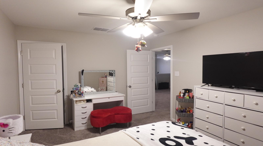 4214 Helena Dr., Laredo, Texas 78046, 5 Bedrooms Bedrooms, 7 Rooms Rooms,2 BathroomsBathrooms,Residential,For Sale,4214 Helena Dr.,20254204