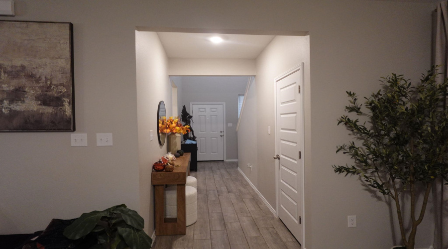 4214 Helena Dr., Laredo, Texas 78046, 5 Bedrooms Bedrooms, 7 Rooms Rooms,2 BathroomsBathrooms,Residential,For Sale,4214 Helena Dr.,20254204