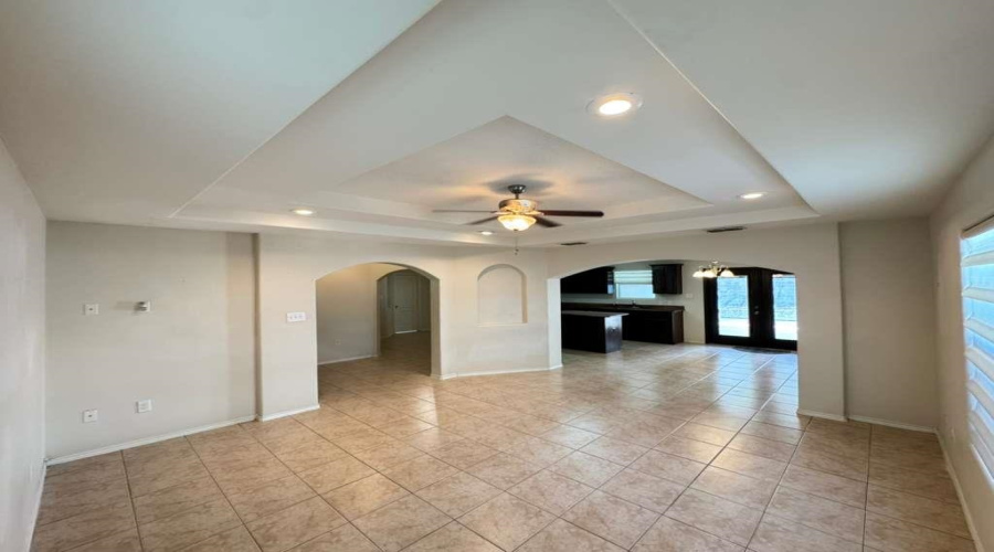 4014 Shahram Dr, Laredo, Texas 78045, 3 Bedrooms Bedrooms, 7 Rooms Rooms,2 BathroomsBathrooms,Residential,For Sale,4014 Shahram Dr,20254207