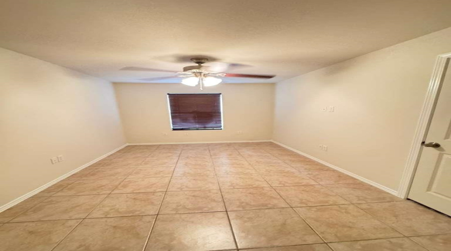 4014 Shahram Dr, Laredo, Texas 78045, 3 Bedrooms Bedrooms, 7 Rooms Rooms,2 BathroomsBathrooms,Residential,For Sale,4014 Shahram Dr,20254207