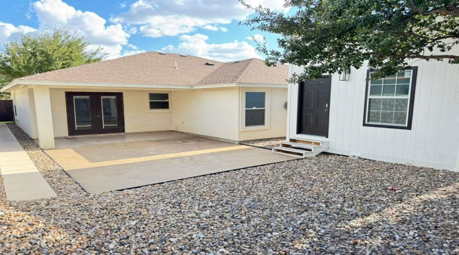 4014 Shahram Dr, Laredo, Texas 78045, 3 Bedrooms Bedrooms, 7 Rooms Rooms,2 BathroomsBathrooms,Residential,For Sale,4014 Shahram Dr,20254207