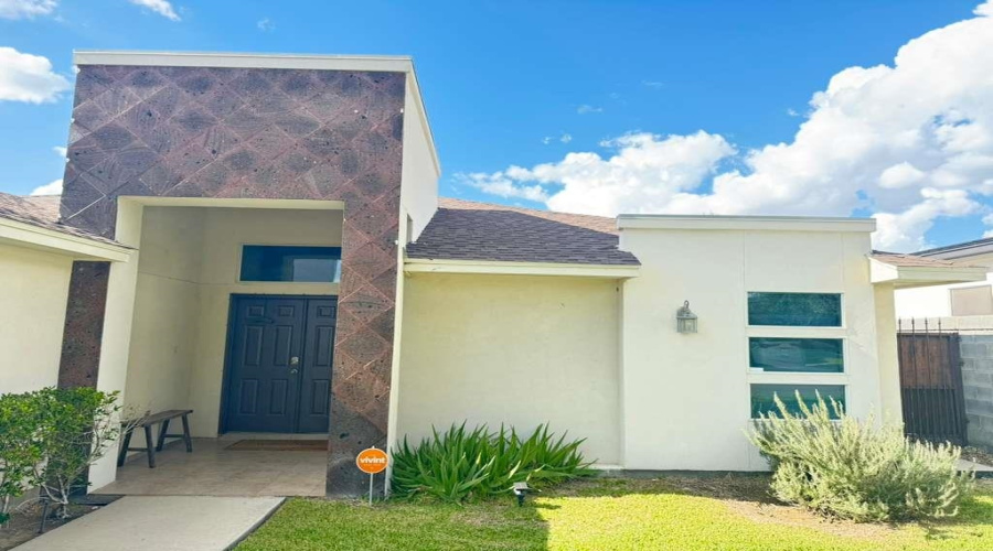 4014 Shahram Dr, Laredo, Texas 78045, 3 Bedrooms Bedrooms, 7 Rooms Rooms,2 BathroomsBathrooms,Residential,For Sale,4014 Shahram Dr,20254207