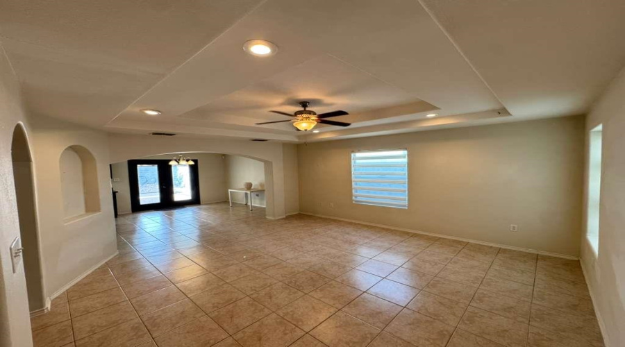 4014 Shahram Dr, Laredo, Texas 78045, 3 Bedrooms Bedrooms, 7 Rooms Rooms,2 BathroomsBathrooms,Residential,For Sale,4014 Shahram Dr,20254207