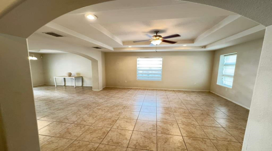 4014 Shahram Dr, Laredo, Texas 78045, 3 Bedrooms Bedrooms, 7 Rooms Rooms,2 BathroomsBathrooms,Residential,For Sale,4014 Shahram Dr,20254207