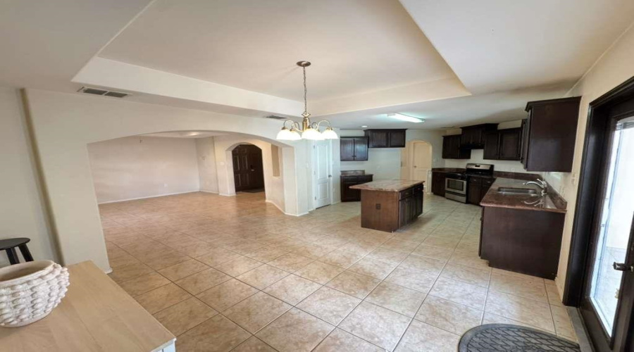 4014 Shahram Dr, Laredo, Texas 78045, 3 Bedrooms Bedrooms, 7 Rooms Rooms,2 BathroomsBathrooms,Residential,For Sale,4014 Shahram Dr,20254207