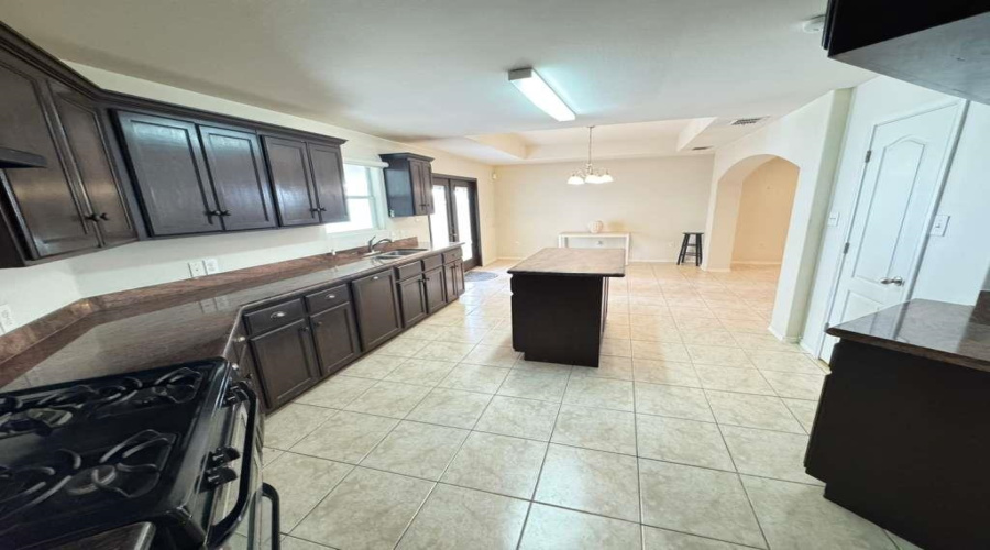 4014 Shahram Dr, Laredo, Texas 78045, 3 Bedrooms Bedrooms, 7 Rooms Rooms,2 BathroomsBathrooms,Residential,For Sale,4014 Shahram Dr,20254207