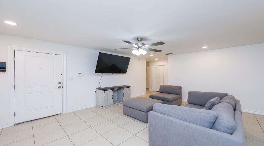 3717 Jesus Dimas, Laredo, Texas 78046, 3 Bedrooms Bedrooms, 5 Rooms Rooms,2 BathroomsBathrooms,Residential,For Sale,3717 Jesus Dimas,20254214