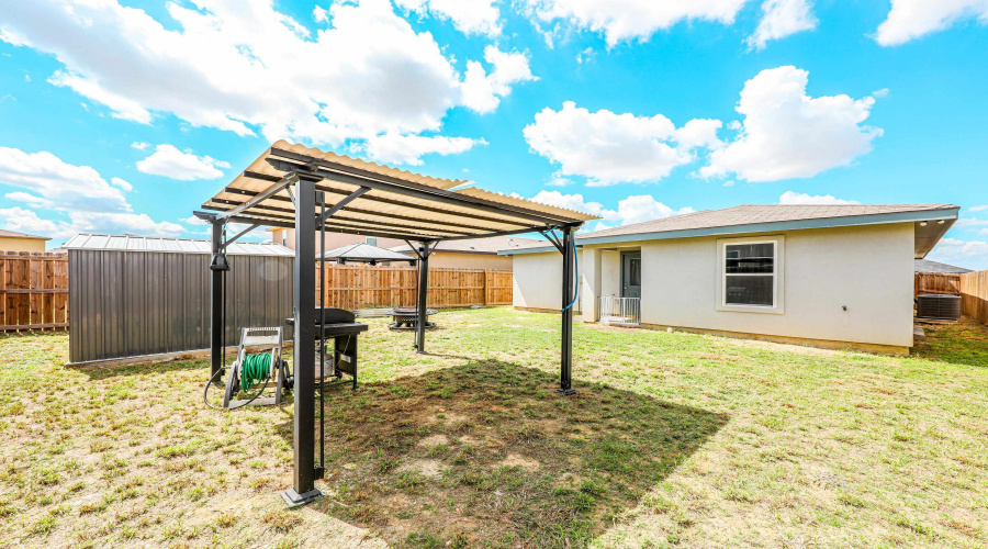 3717 Jesus Dimas, Laredo, Texas 78046, 3 Bedrooms Bedrooms, 5 Rooms Rooms,2 BathroomsBathrooms,Residential,For Sale,3717 Jesus Dimas,20254214