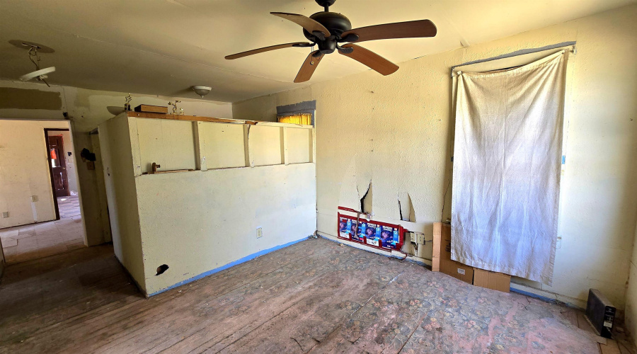 605 Lyon St, Laredo, Texas 78040-5249, 3 Bedrooms Bedrooms, 5 Rooms Rooms,1 BathroomBathrooms,Residential,For Sale,605 Lyon St,20254221