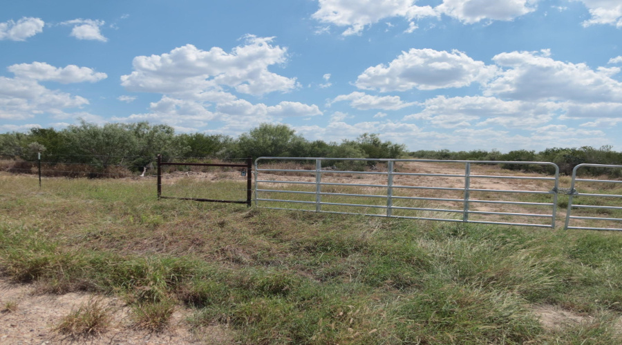 221 Loma Linda Rd., ZAPATA, Texas 78076, ,Land,For Sale,221 Loma Linda Rd.,20254477