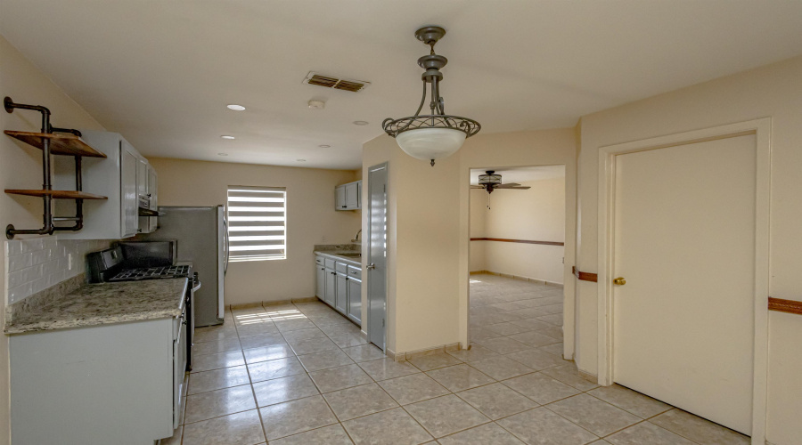 1416 Road Runner St, LAREDO, Texas 78045, 3 Bedrooms Bedrooms, 6 Rooms Rooms,2 BathroomsBathrooms,Residential,For Rent,1416 Road Runner St,20254229
