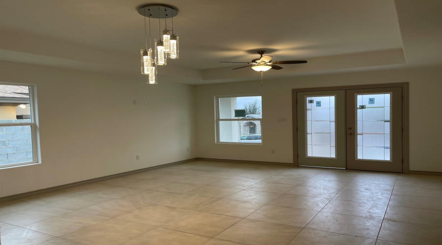 121 Valladolid Ave, Laredo, Texas 78046, 3 Bedrooms Bedrooms, 5 Rooms Rooms,2 BathroomsBathrooms,Residential,For Sale,121 Valladolid Ave,20254230