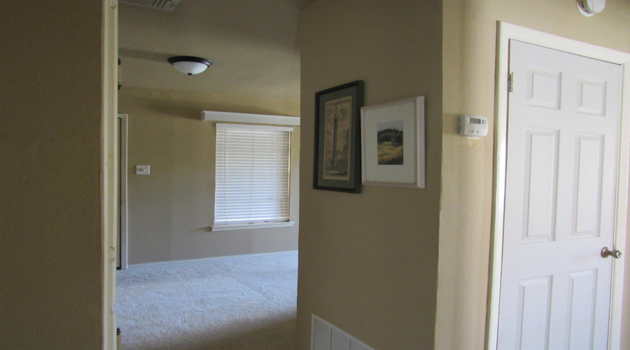 1413 E Plum St, Laredo, Texas 78040, 3 Bedrooms Bedrooms, 8 Rooms Rooms,2 BathroomsBathrooms,Residential,For Sale,1413 E Plum St,20254231