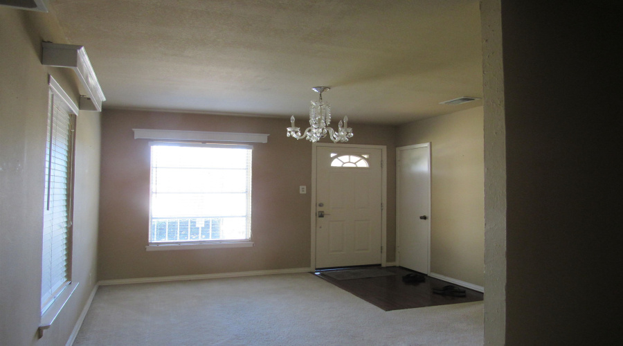 1413 E Plum St, Laredo, Texas 78040, 3 Bedrooms Bedrooms, 8 Rooms Rooms,2 BathroomsBathrooms,Residential,For Sale,1413 E Plum St,20254231