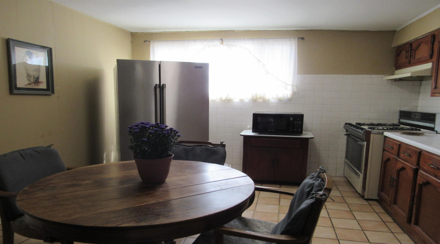 1413 E Plum St, Laredo, Texas 78040, 3 Bedrooms Bedrooms, 8 Rooms Rooms,2 BathroomsBathrooms,Residential,For Sale,1413 E Plum St,20254231