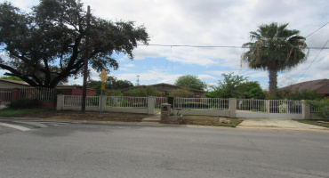 1413 E Plum St, Laredo, Texas 78040, 3 Bedrooms Bedrooms, 8 Rooms Rooms,2 BathroomsBathrooms,Residential,For Sale,1413 E Plum St,20254231