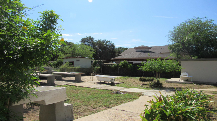 1413 E Plum St, Laredo, Texas 78040, 3 Bedrooms Bedrooms, 8 Rooms Rooms,2 BathroomsBathrooms,Residential,For Sale,1413 E Plum St,20254231