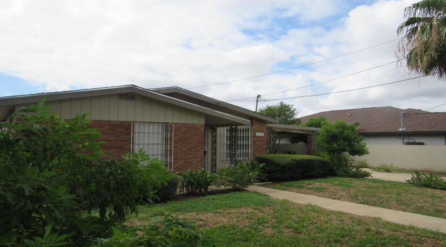 1413 E Plum St, Laredo, Texas 78040, 3 Bedrooms Bedrooms, 8 Rooms Rooms,2 BathroomsBathrooms,Residential,For Sale,1413 E Plum St,20254231