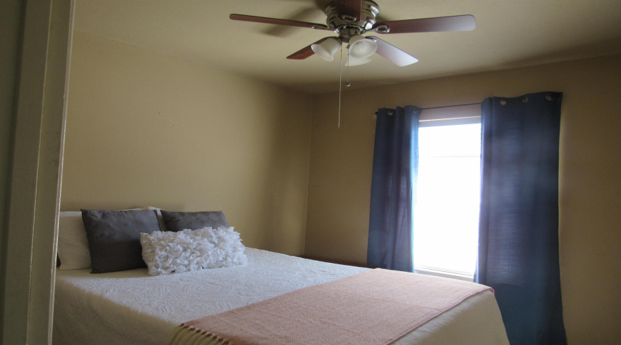 1413 E Plum St, Laredo, Texas 78040, 3 Bedrooms Bedrooms, 8 Rooms Rooms,2 BathroomsBathrooms,Residential,For Sale,1413 E Plum St,20254231