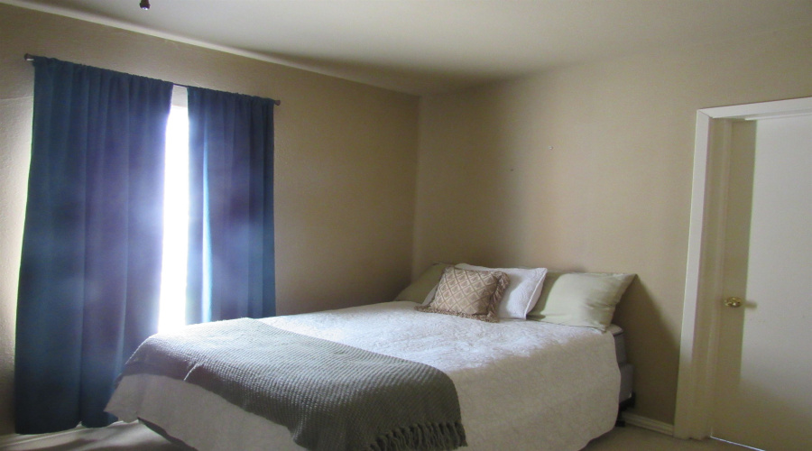 1413 E Plum St, Laredo, Texas 78040, 3 Bedrooms Bedrooms, 8 Rooms Rooms,2 BathroomsBathrooms,Residential,For Sale,1413 E Plum St,20254231