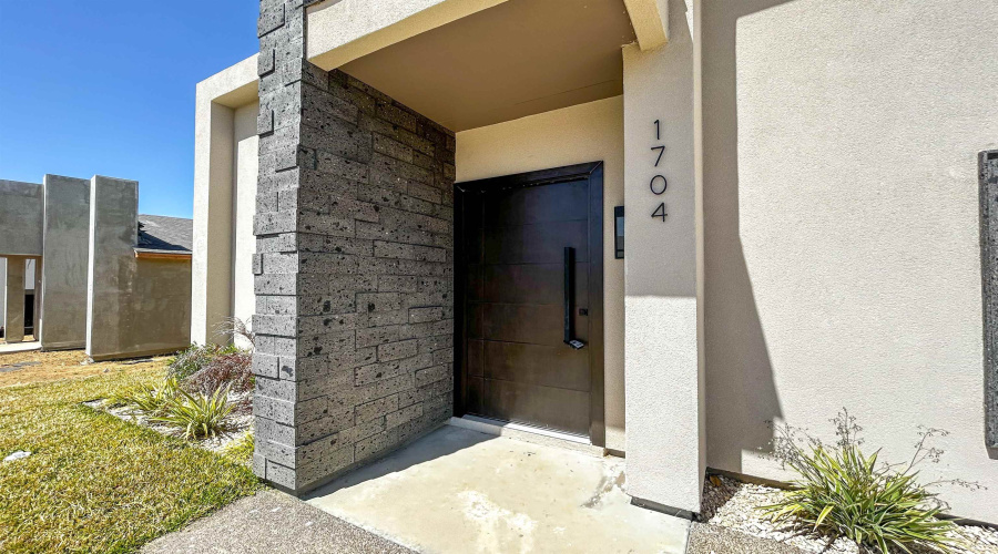 1704 Cordova Dr., Laredo, Texas 78046, 3 Bedrooms Bedrooms, 4 Rooms Rooms,2 BathroomsBathrooms,Residential,For Sale,1704 Cordova Dr.,20254237