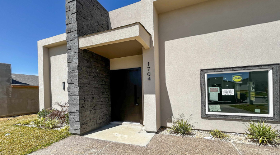 1704 Cordova Dr., Laredo, Texas 78046, 3 Bedrooms Bedrooms, 4 Rooms Rooms,2 BathroomsBathrooms,Residential,For Sale,1704 Cordova Dr.,20254237