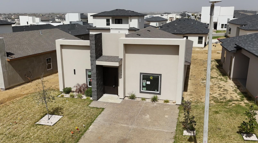 1704 Cordova Dr., Laredo, Texas 78046, 3 Bedrooms Bedrooms, 4 Rooms Rooms,2 BathroomsBathrooms,Residential,For Sale,1704 Cordova Dr.,20254237