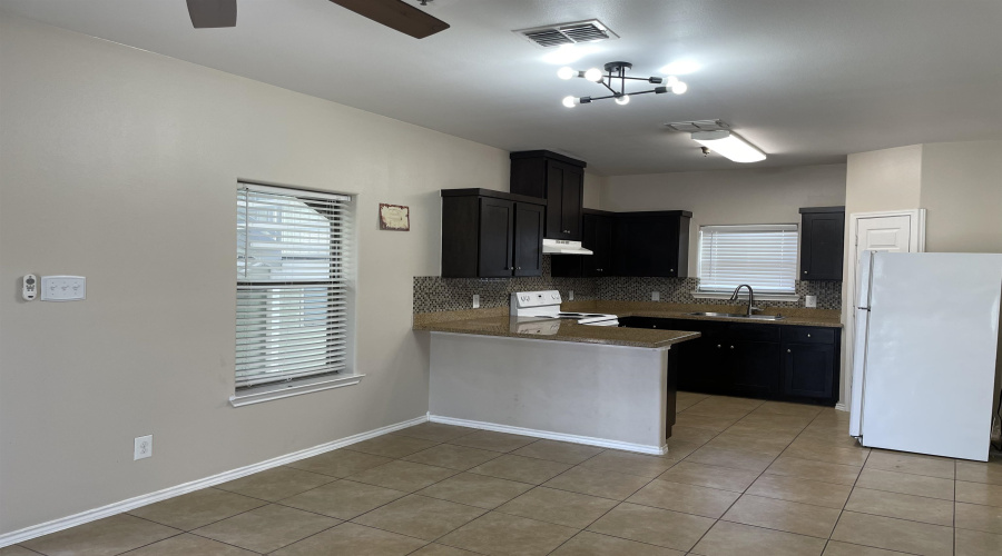 5402 Marcella Ave, LAREDO, Texas 78041, 1 Bedroom Bedrooms, 3 Rooms Rooms,1 BathroomBathrooms,Residential,For Rent,5402 Marcella Ave,20254239