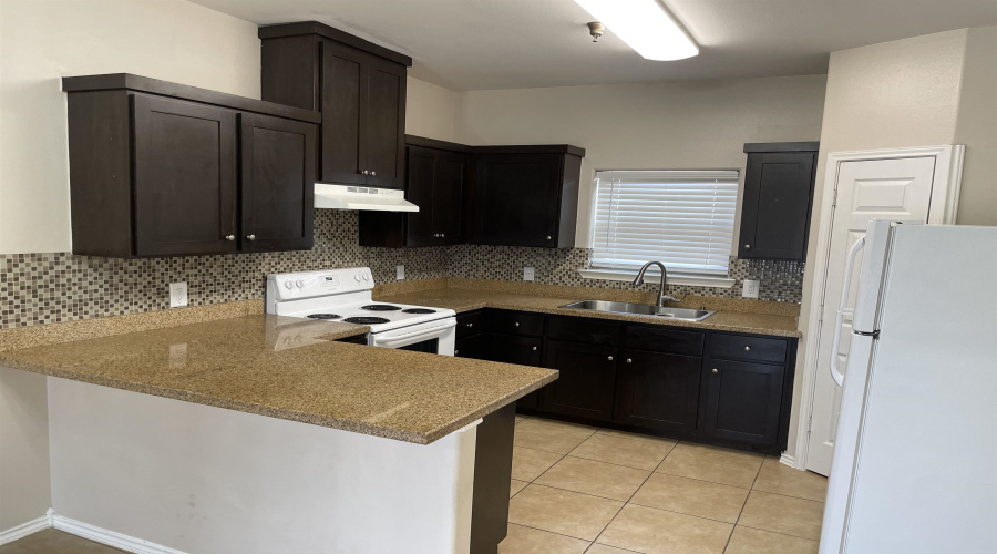 5402 Marcella Ave, LAREDO, Texas 78041, 1 Bedroom Bedrooms, 3 Rooms Rooms,1 BathroomBathrooms,Residential,For Rent,5402 Marcella Ave,20254239
