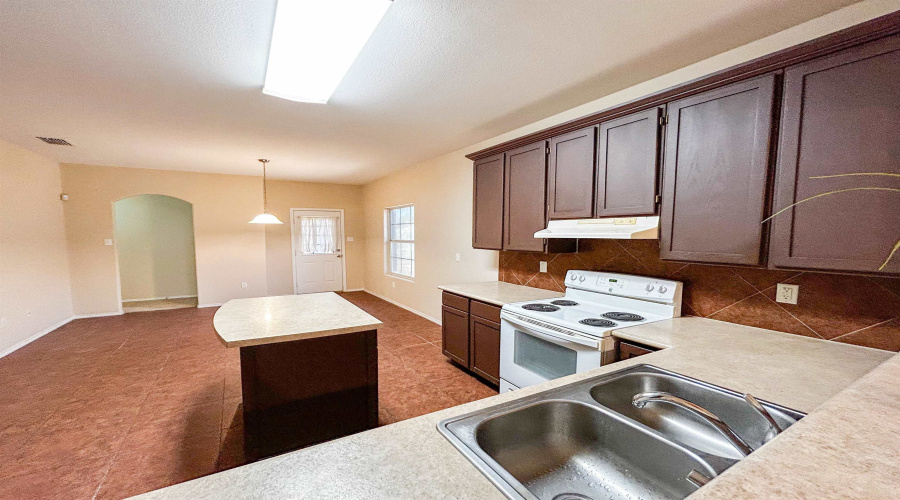 11308 Granados St, Laredo, Texas 78045, 4 Bedrooms Bedrooms, 6 Rooms Rooms,2 BathroomsBathrooms,Residential,For Sale,11308 Granados St,20254240
