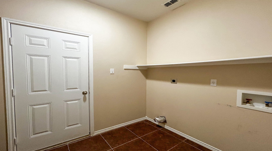 11308 Granados St, Laredo, Texas 78045, 4 Bedrooms Bedrooms, 6 Rooms Rooms,2 BathroomsBathrooms,Residential,For Sale,11308 Granados St,20254240
