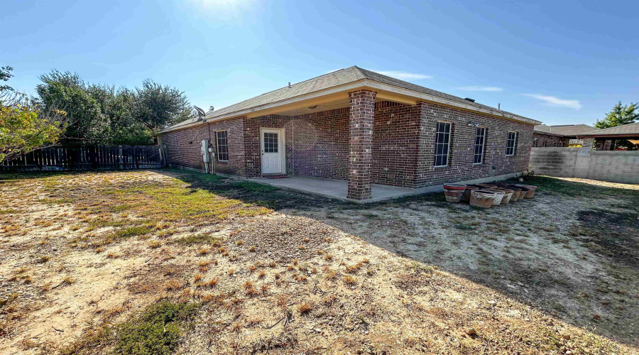 11308 Granados St, Laredo, Texas 78045, 4 Bedrooms Bedrooms, 6 Rooms Rooms,2 BathroomsBathrooms,Residential,For Sale,11308 Granados St,20254240